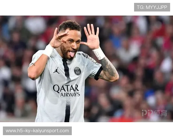 内马尔练球时唱歌走音，队友录视频笑翻